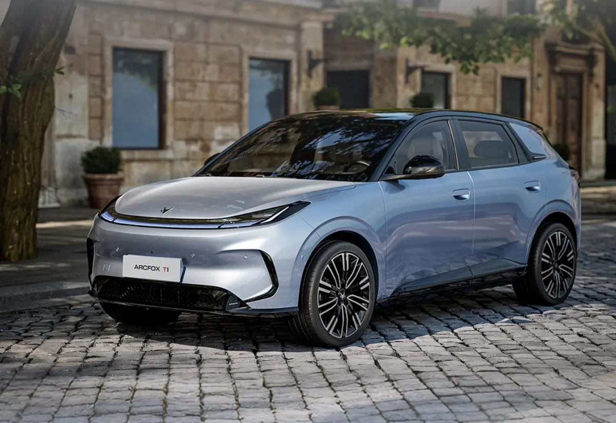 Single Motor 70kW / Range 410-425km! Arcfox T1 Official Pictures