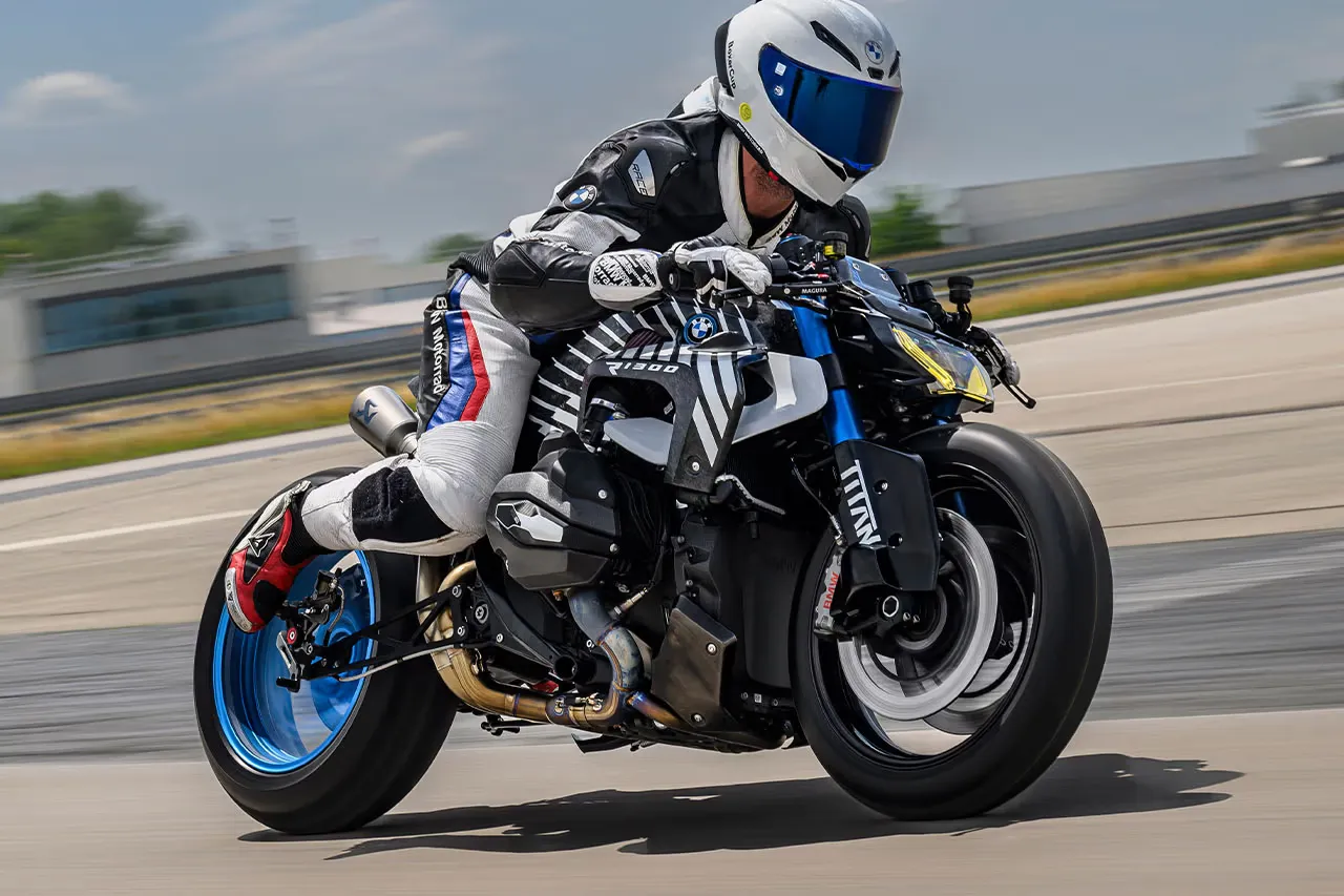 BMW Unveils One-Off R 1300 R “TITAN” Motorcycle