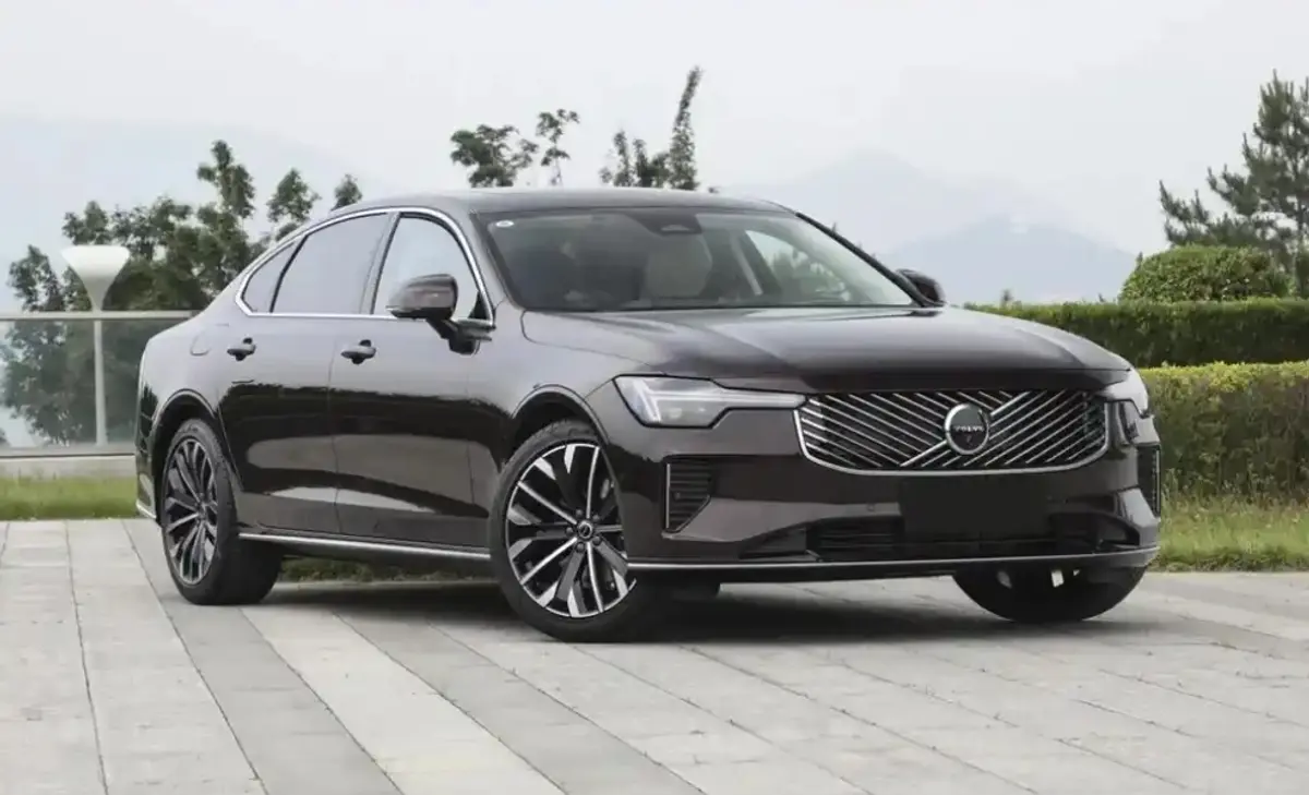 New Volvo S90 Exposed! Upgrades in Exterior and Interior