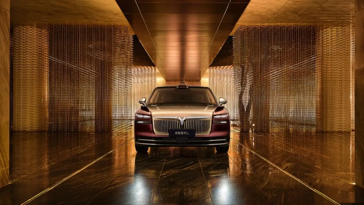 Two-Tone Exterior Design: Latest Images of Voyah Passion L Revealed