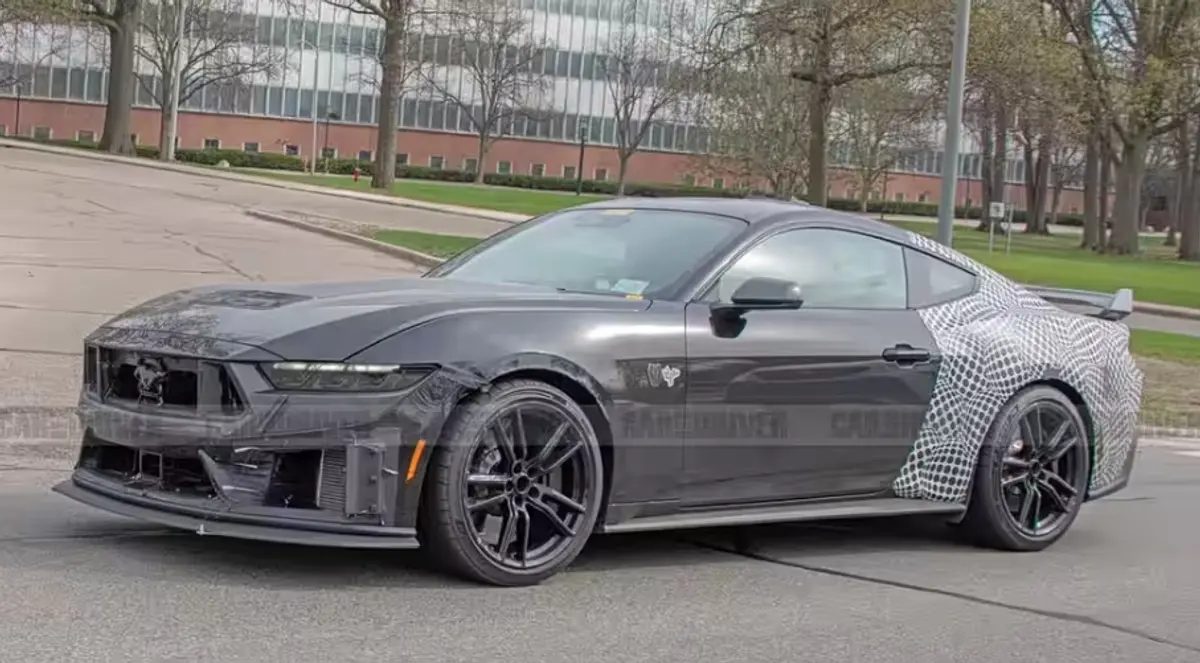 Leaked Photos of Ford Mustang Shelby GT500 Released