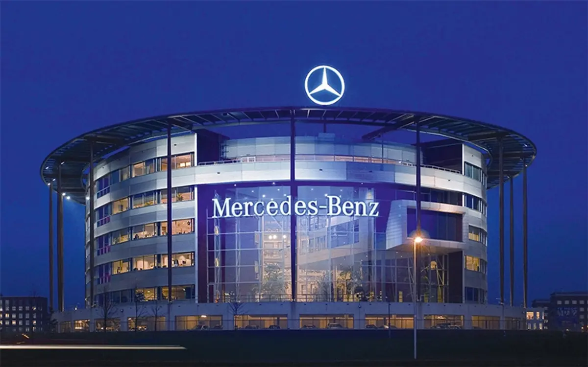 Mercedes-Benz’s net profit halved to just 2.688 billion euros in the first half of 2025, with a significant decline in the Chinese market.