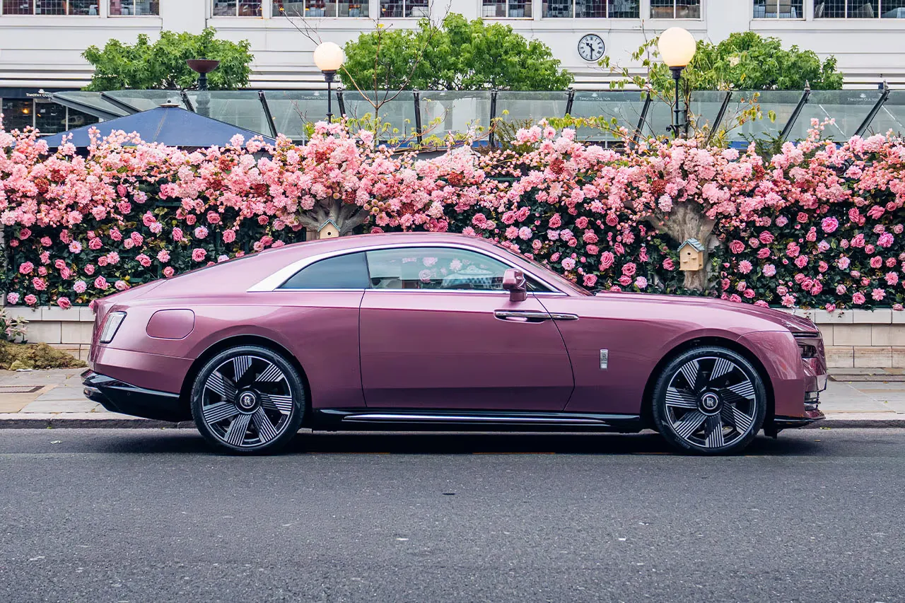 Rolls-Royce Unveils Velvet Orchid Spectre for Chelsea’s Floral Celebration