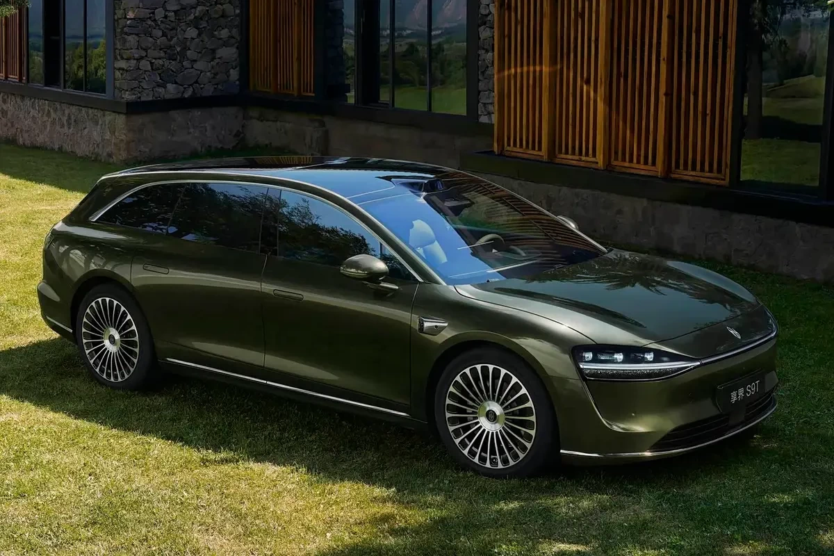 Reddish Tea Color Scheme + Zero Gravity Seat! Stelato S9T Interior Pictures Released