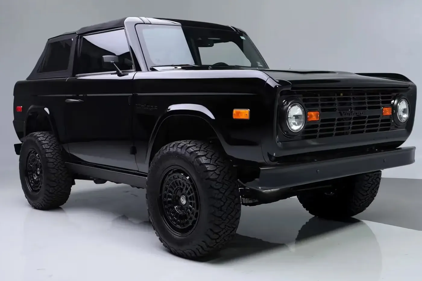 Kevin Hart’s Custom 2024 Ford Bronco Heads to Auction