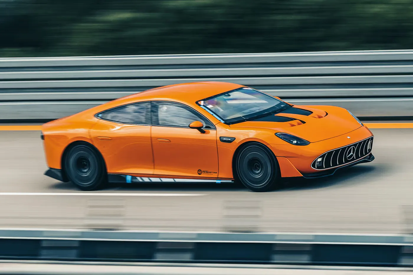 Mercedes-AMG GT XX Shatters EV Endurance Records with “Around-the-World” Run
