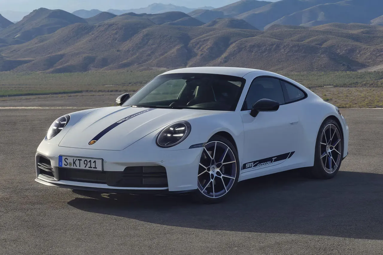 Porsche Keeps Manual Alive with New Six-Speed 911 Carrera T