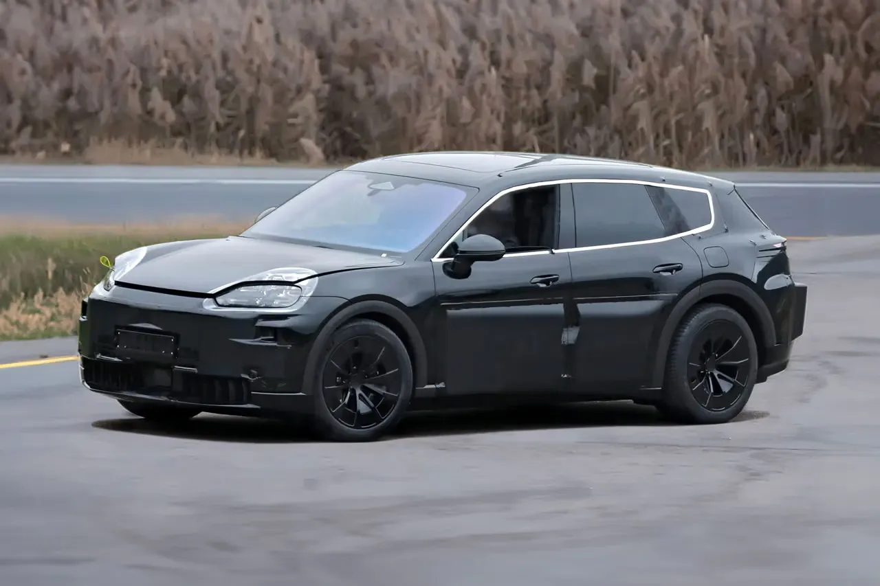 Catch a Sneak Peek of Porsche’s First 3-Row Super SUV: Codename K1