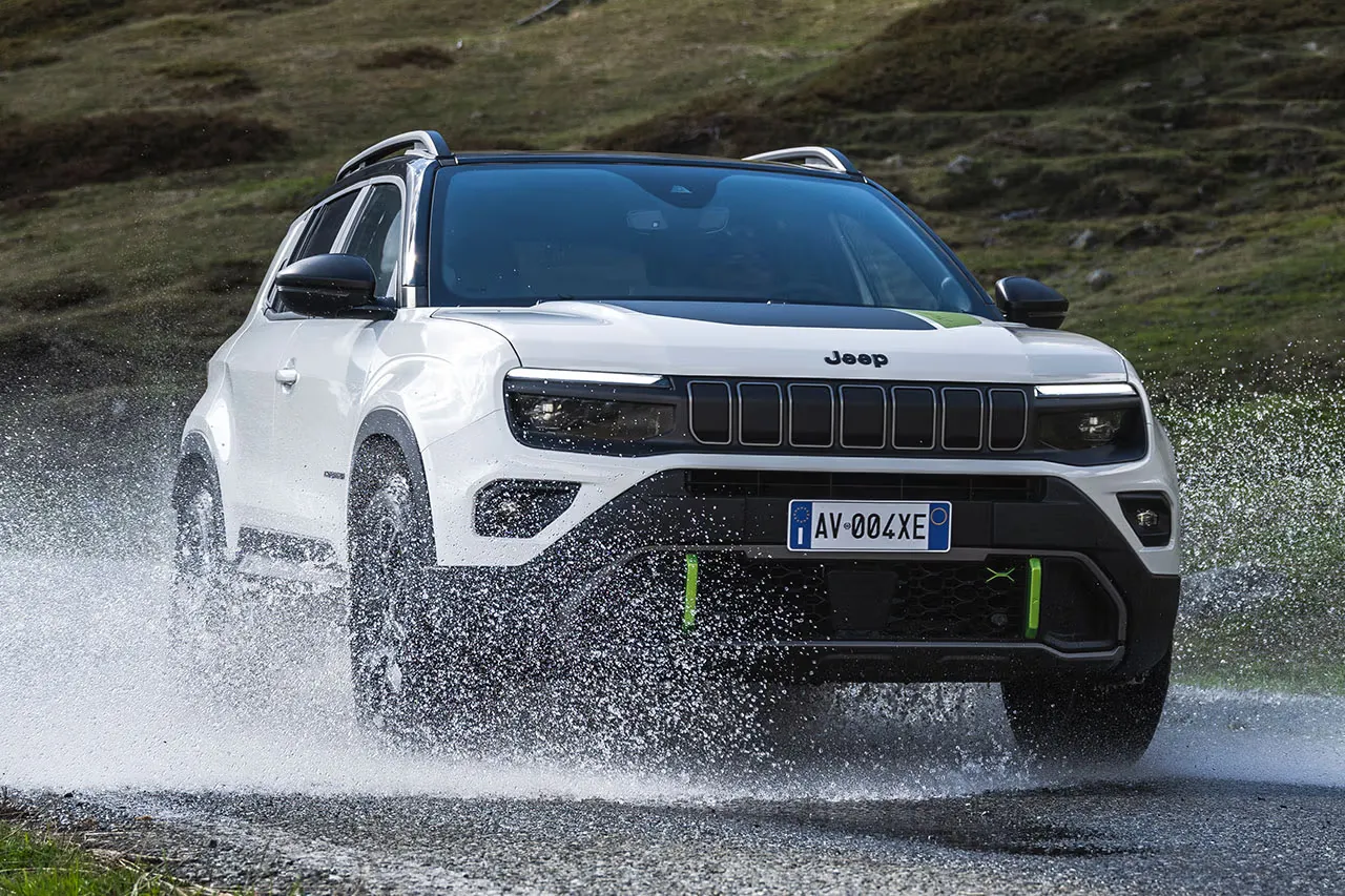 Jeep Unveils the All-New Avenger 4xe