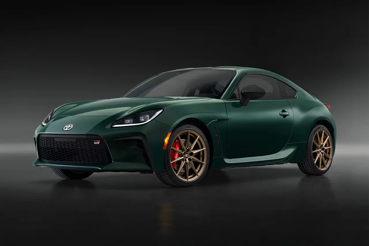 Toyota Unveils 2025 GR86 Hakone Special Edition