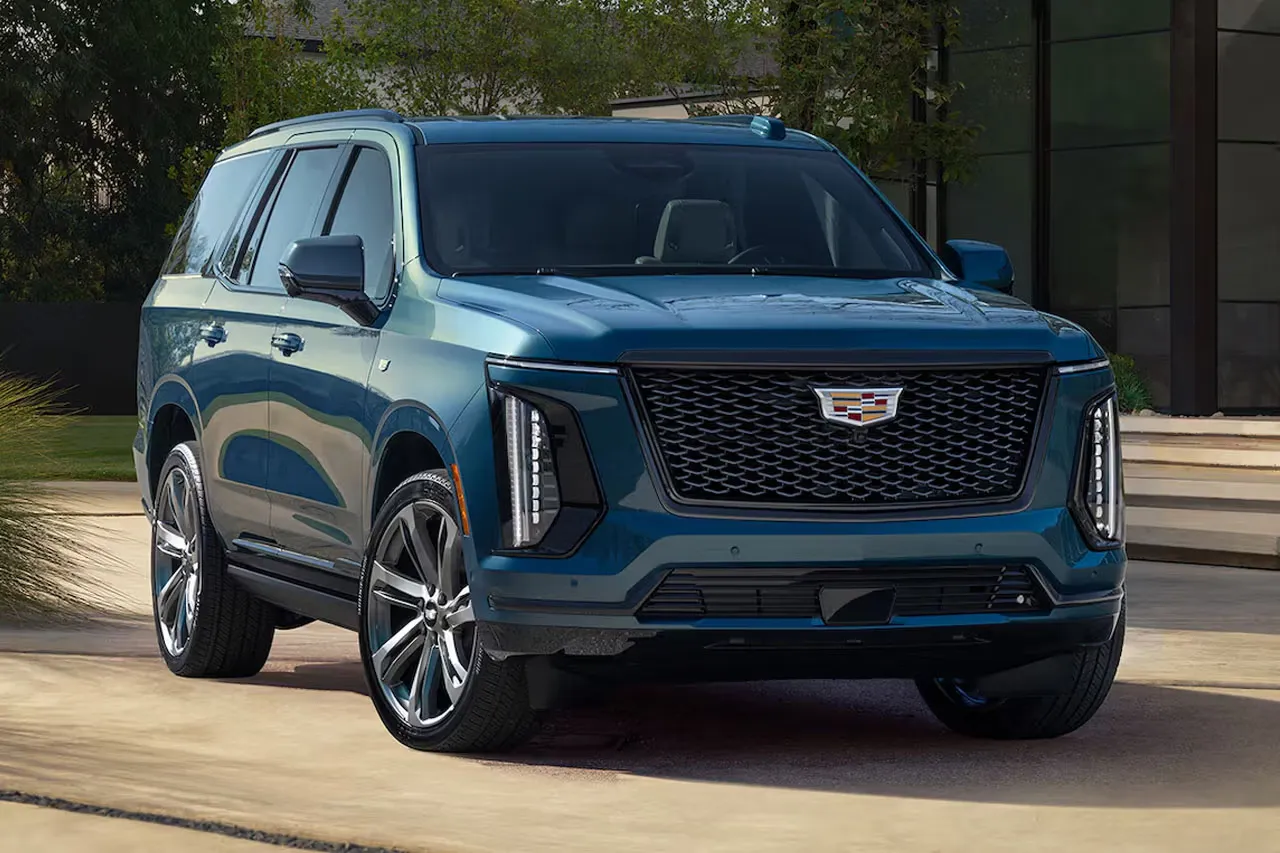Cadillac Refreshes The Escalade With New Tech and Luxury Features