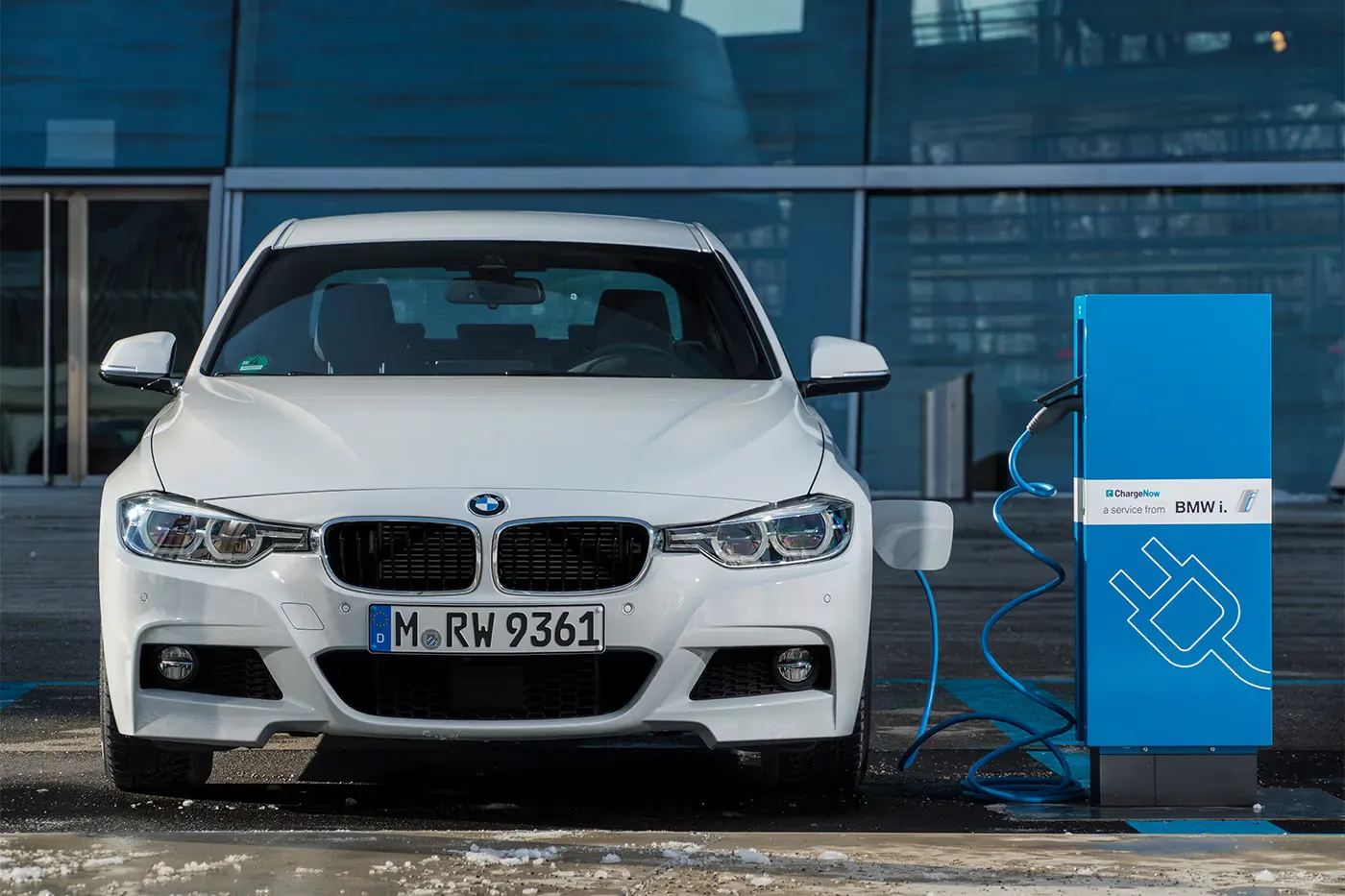 BMW Recalls Over 29,000 Plug-In Hybrid Sedans in the US Due to Fire Hazard