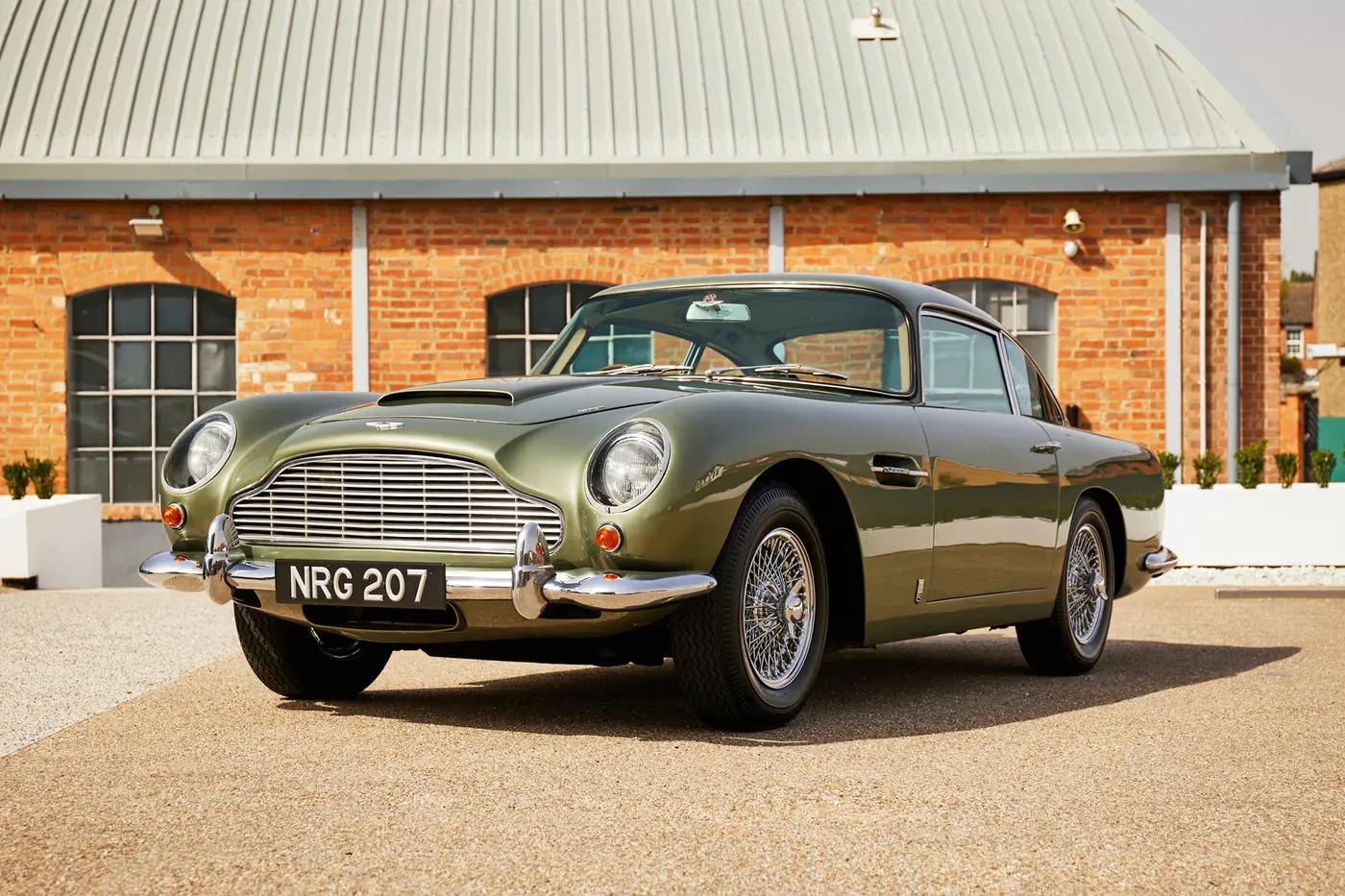 Even at 60 Years Old, the Aston Martin DB5 Still Feels Like a Serious Sports Car
