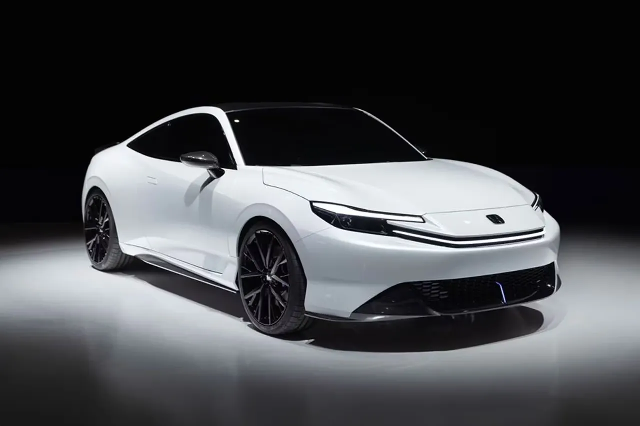 Honda Unveils a Revival of its 90s Era Prelude