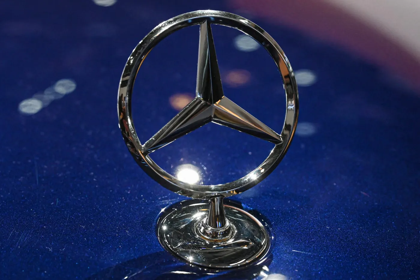 Mercedes-Benz Now Offers Official Birth Documents for Classic Cars Built Between 1986 and 2010