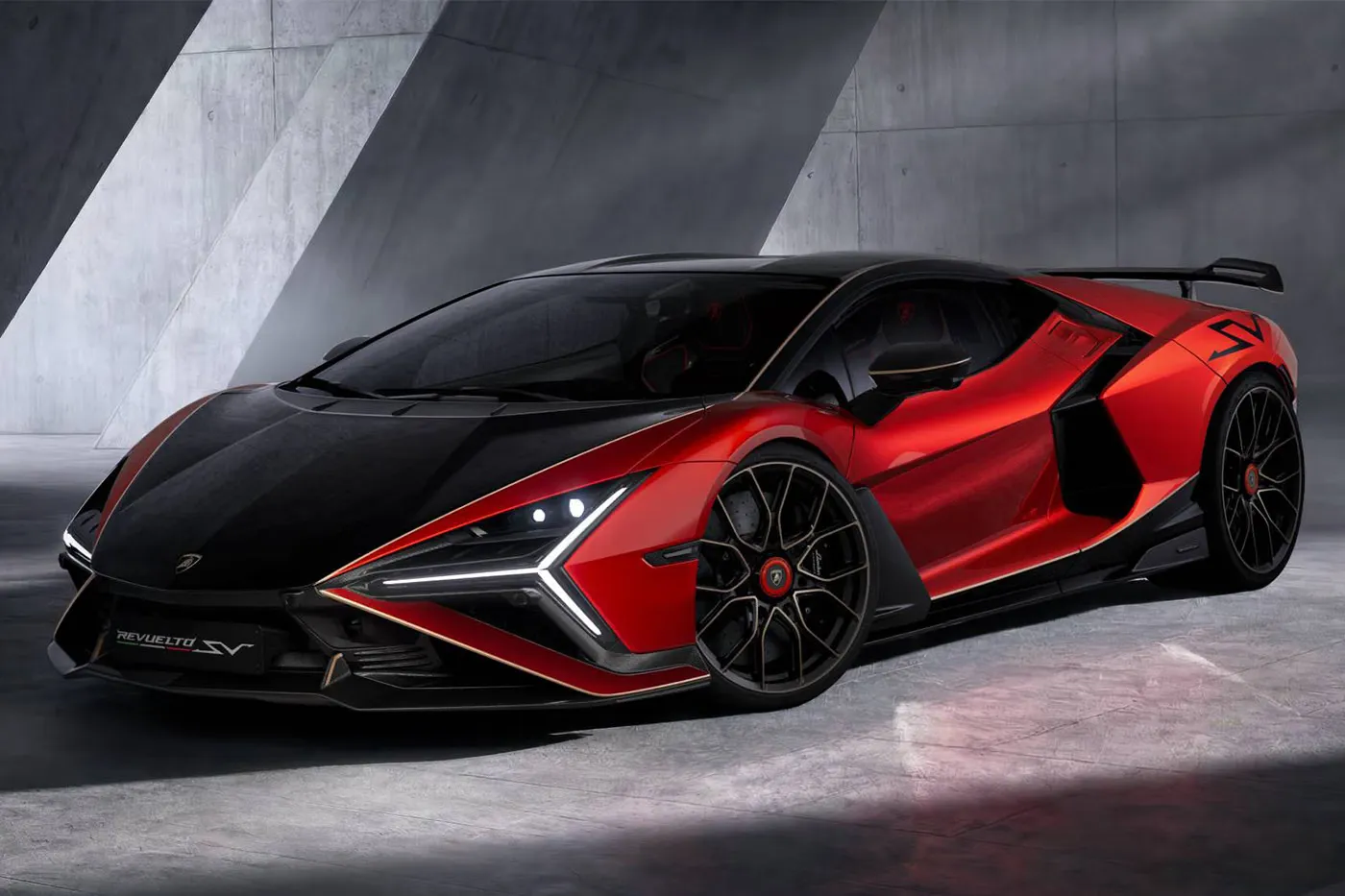 Lamborghini Packs GT3-Derived Traction Control Into the Revuelto SV