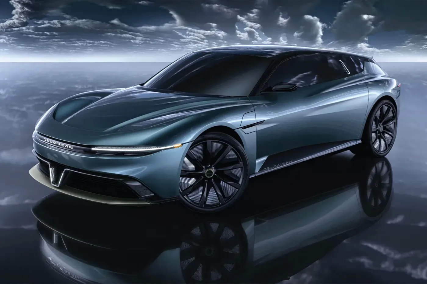 DeLorean Exhibits “Alpha5 Plasmatail” and “Omega” Concept Vehicles