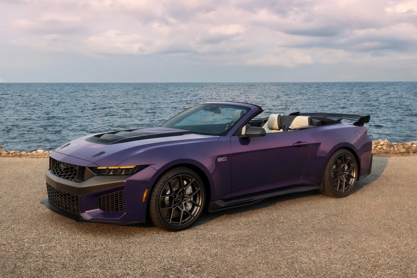 Ford Removes the Roof from the 795-HP V-8 Mustang Dark Horse SC