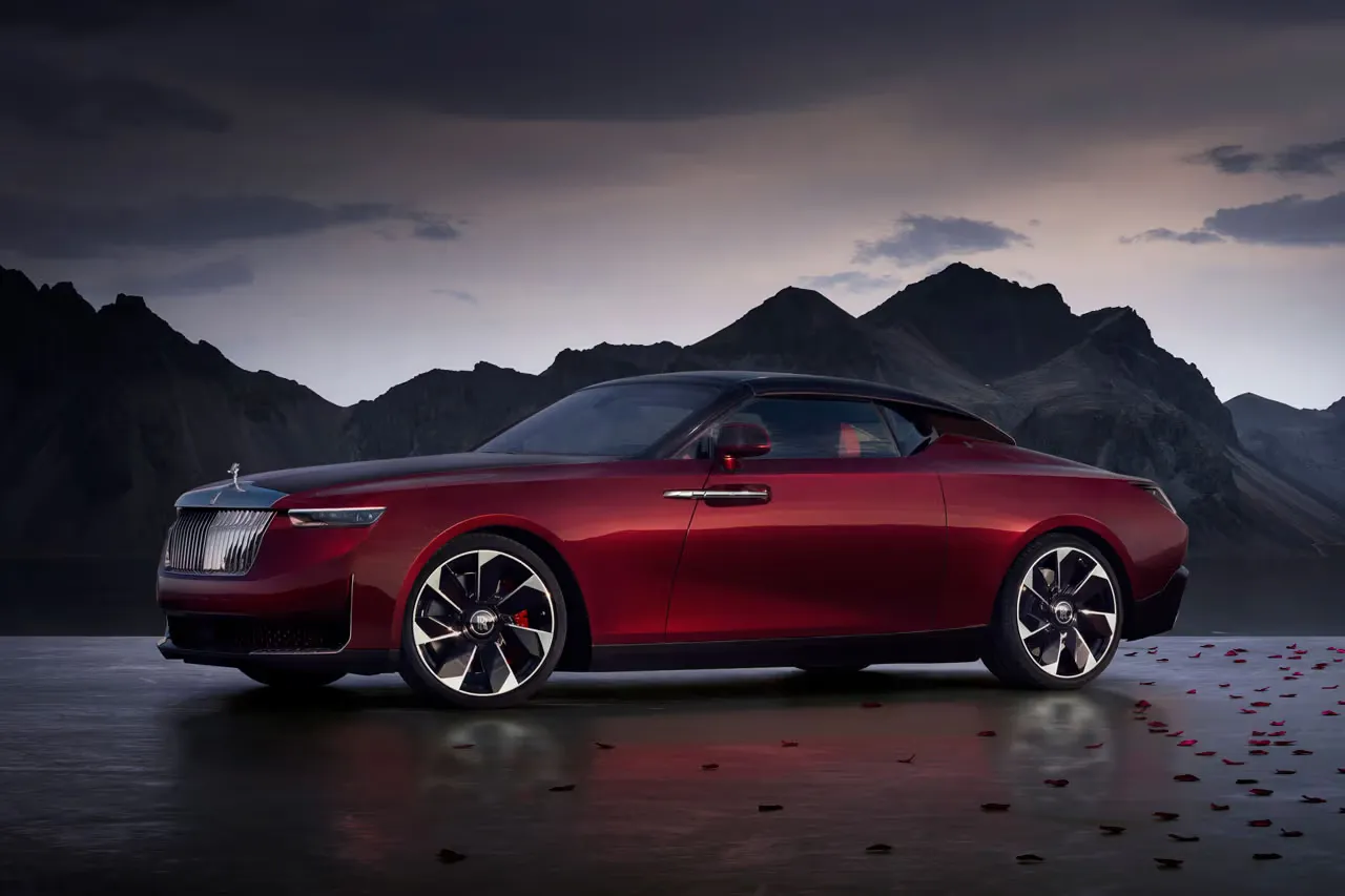 Rolls-Royce Reveals Custom Two-Door Droptail Containing an Audemars Piguet Timepiece