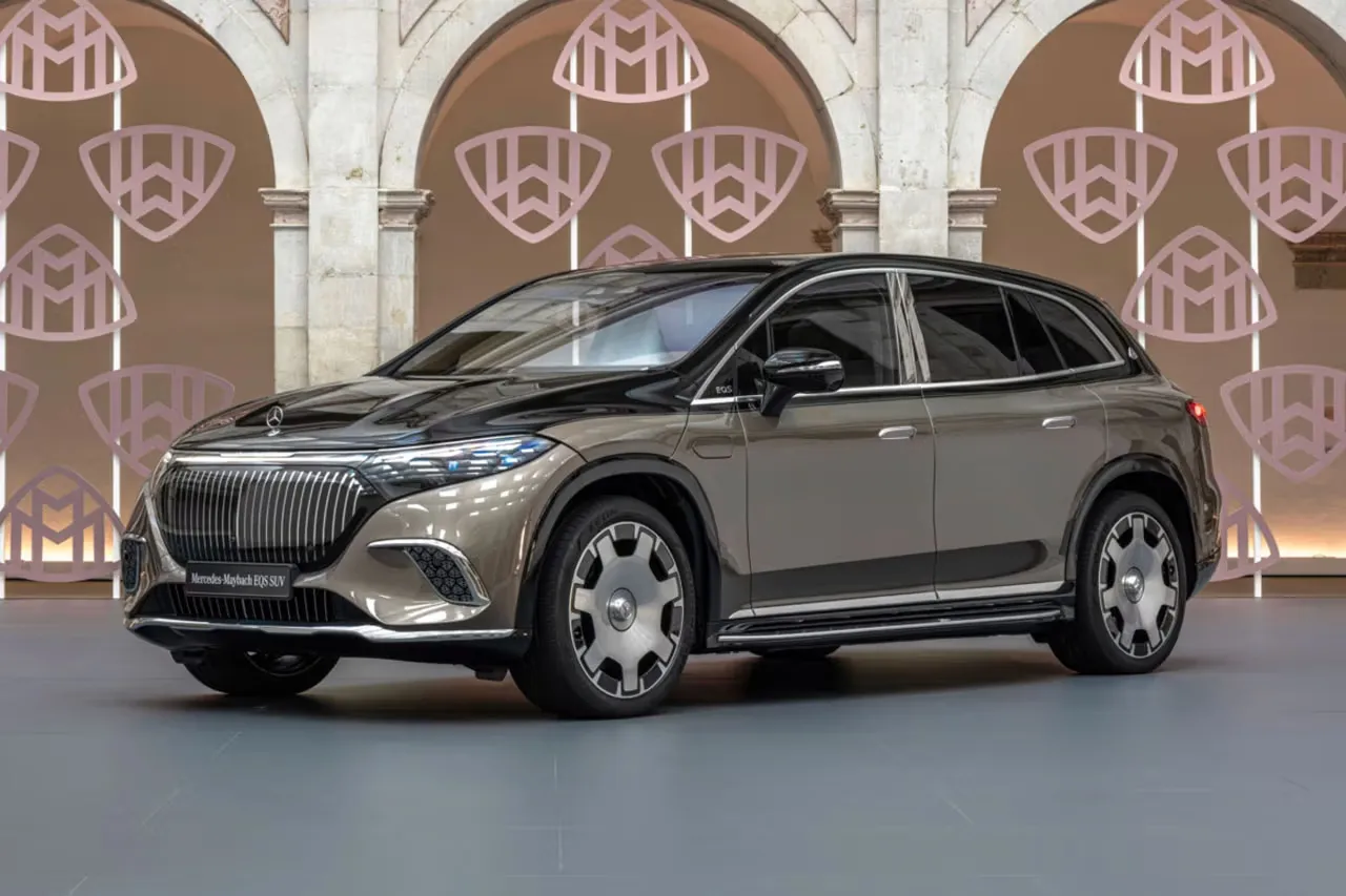 Mercedes-Benz Debuts Maybach EQS SUV