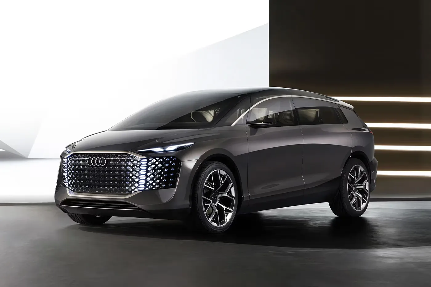 Audi Introduces its Urbansphere EV Concept