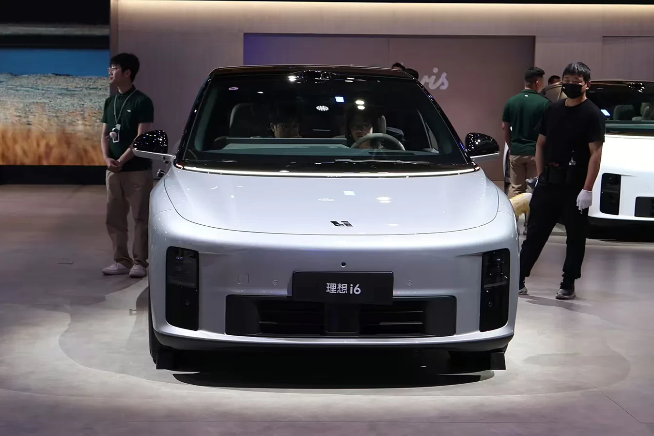 Li Auto plans lineup-wide shift to in-house batteries, refreshed i6 launch in Q4
