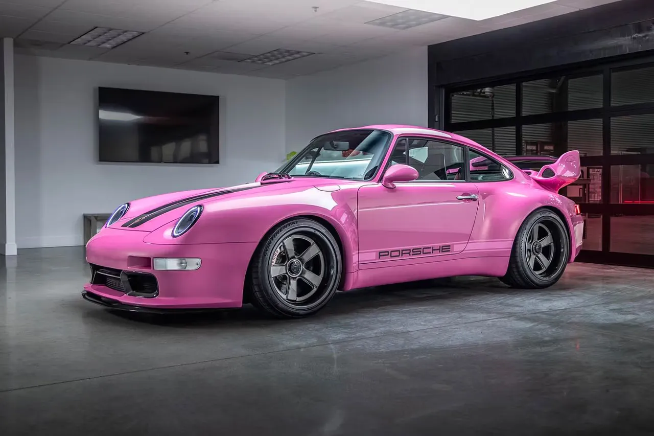 Gunther Werks Celebrates UK Debut with Custom RHD 911 993