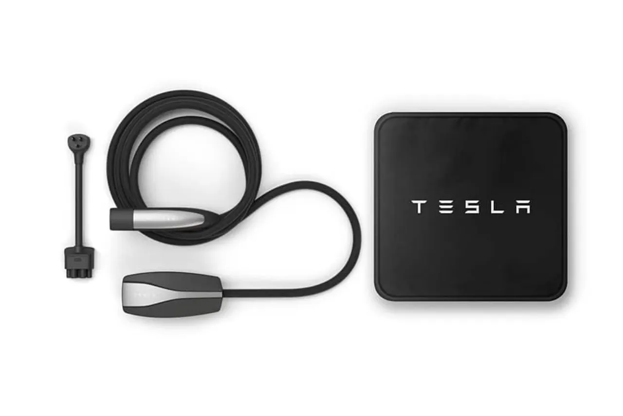 Tesla Will No Longer Include Mobile Connectors With New Vehicles