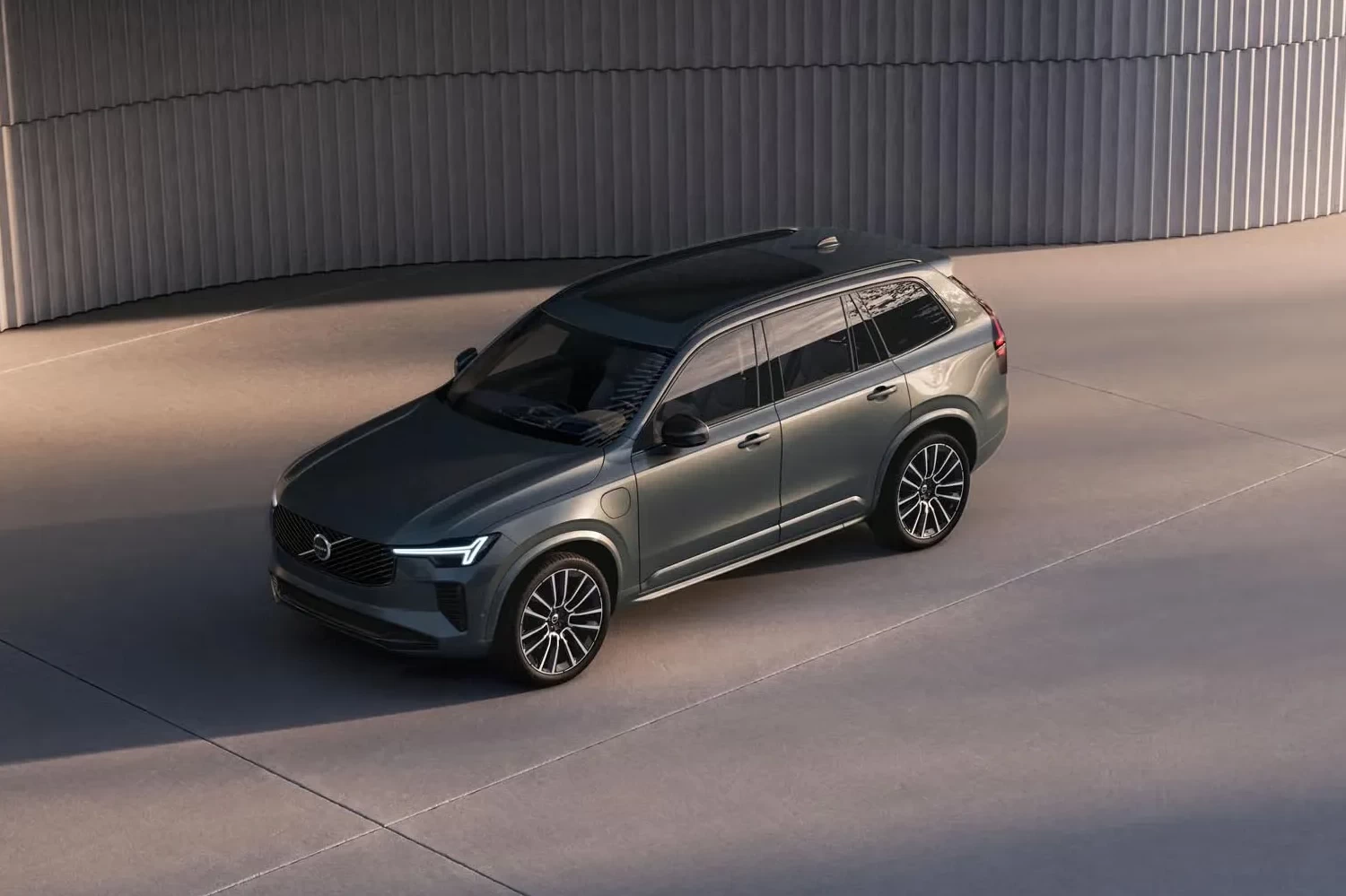 2028 Volvo XC90’s New Plug-in Hybrid Powertrain Will Save You Money