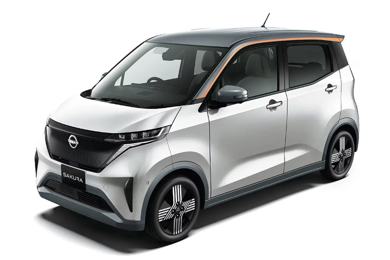 Nissan Debuts All-Electric Compact Minivehicle in Japan