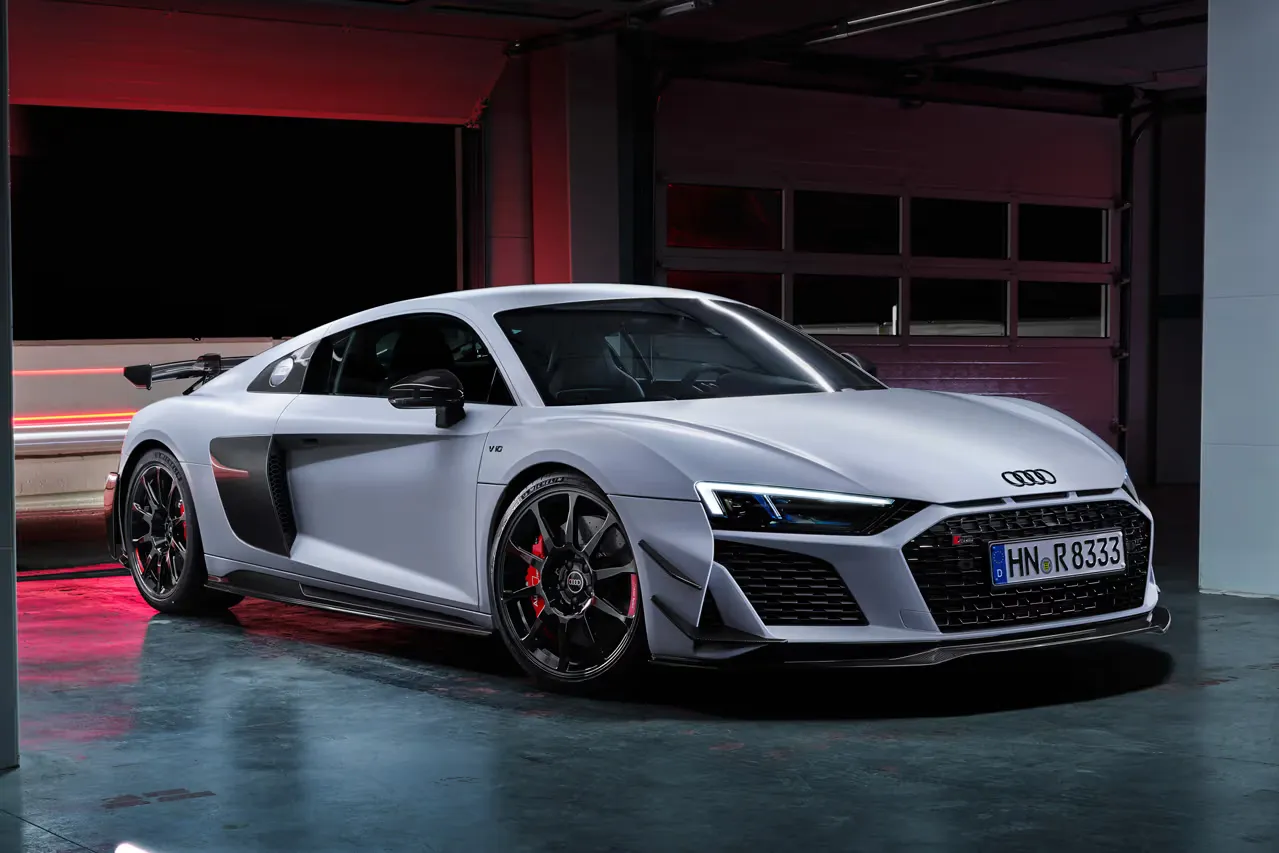 Audi Unveils Its Hardest R8 to Date, the 620 HP Coupé V10 GT RWD