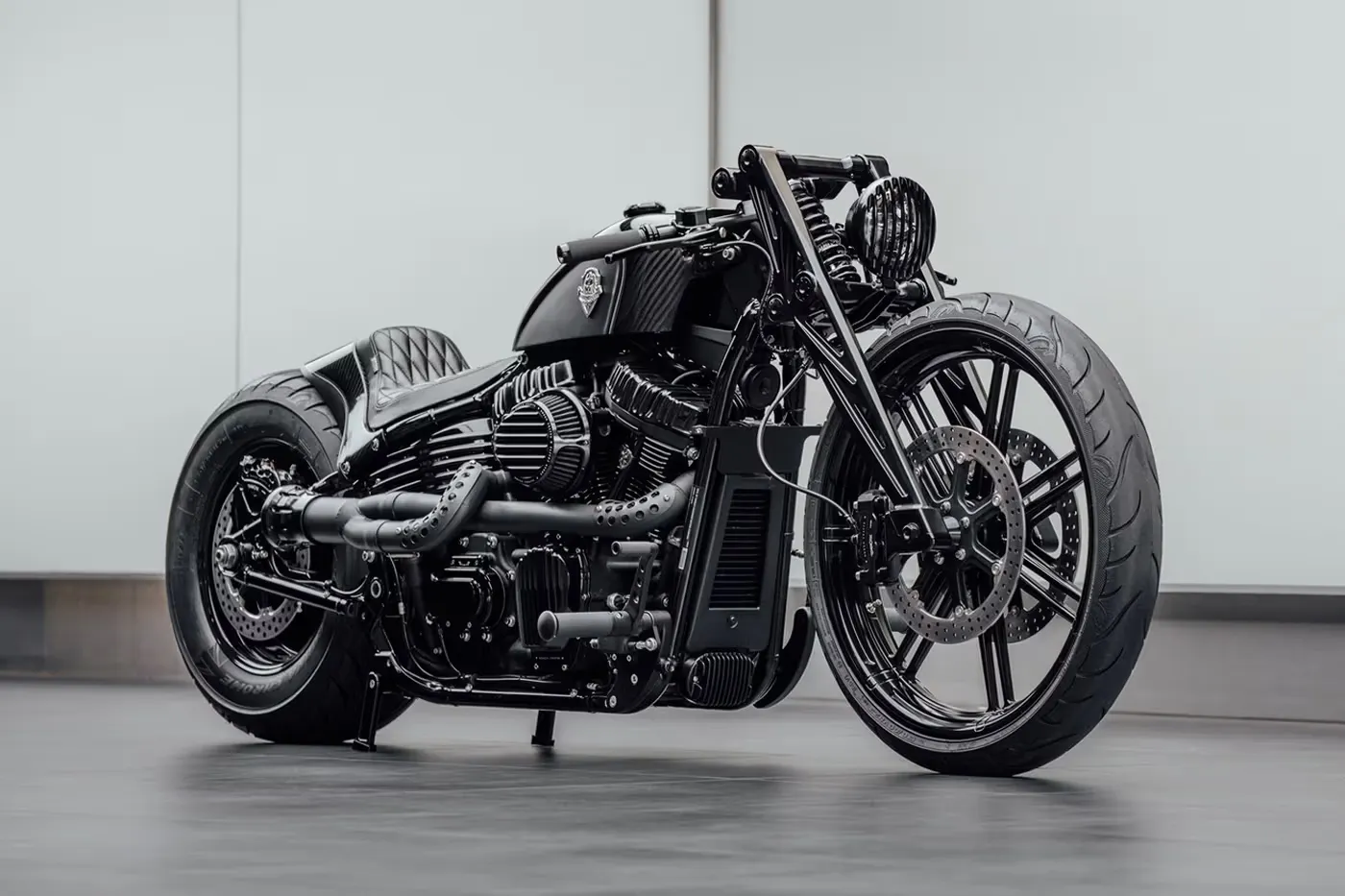 Rough Crafts Presents Custom Harley-Davidson “Asphalt Glider”