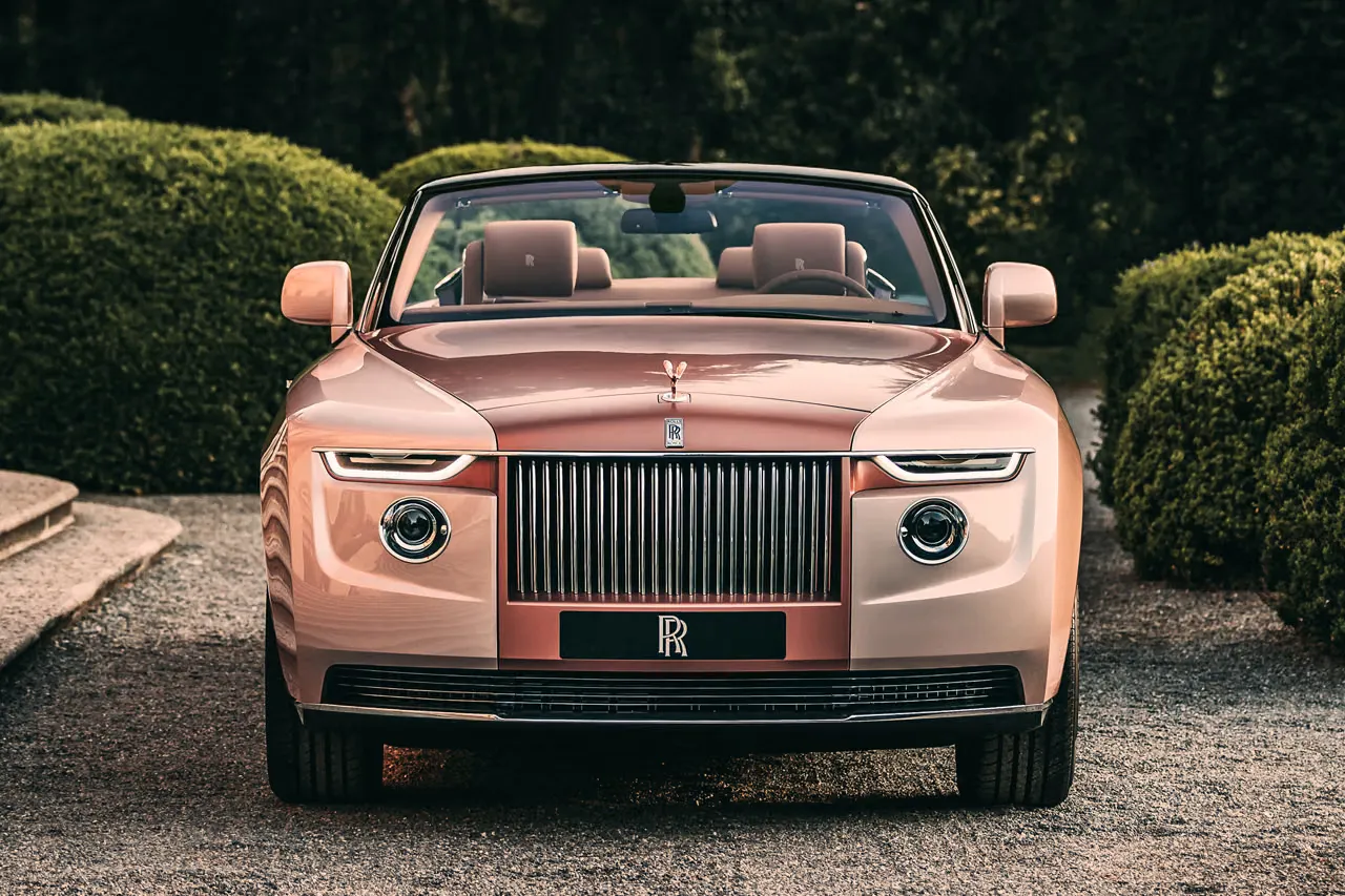 Rolls-Royce’s Second Boat Tail Coachbuild Is Inspired by Pearls