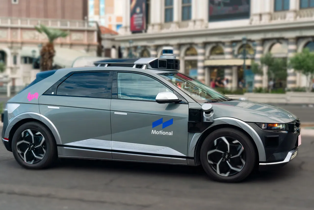 Lyft Rolls Out Its First Driverless EVs in the United States